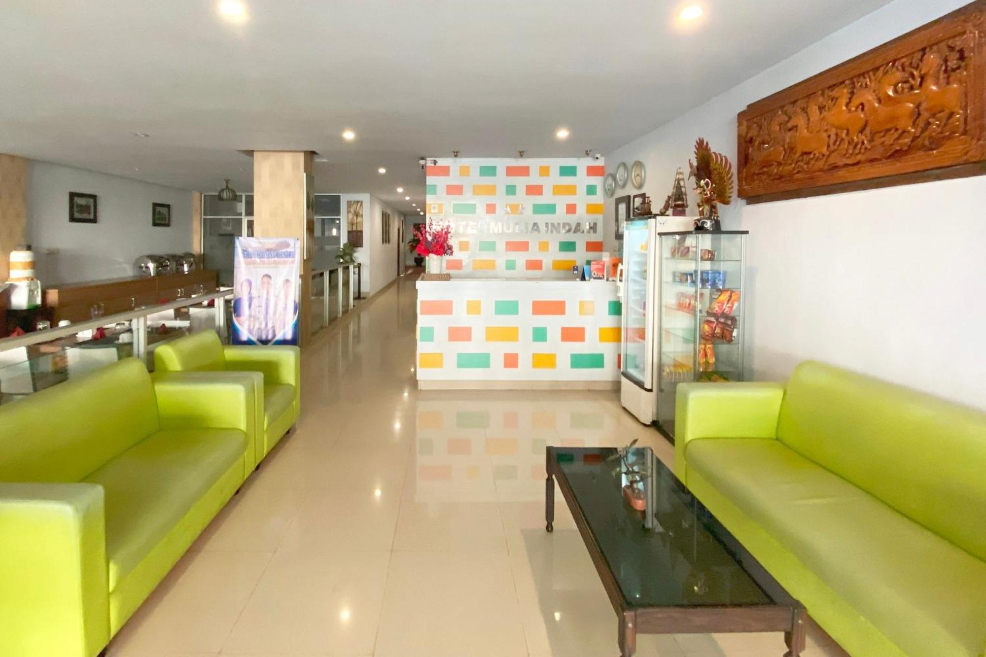 Urbanview Hotel Mulia Indah Palopo Exterior photo